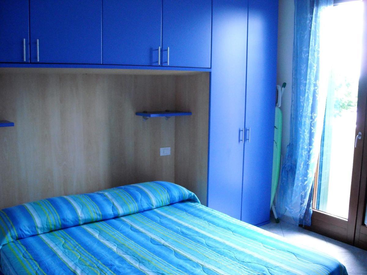 Hotel Apartments Villaggio Dei Fiori 4 Stars Luxury - Great Family Resort - Pet Friendly - With Hypermarket - Delivery Restaurant-Pizzeria - Room Breakfast With Supplement - Ultra Fast Wi-Fi - Play Area For Children - Olympic Swimming Pool - Parking Каорле Екстериор снимка