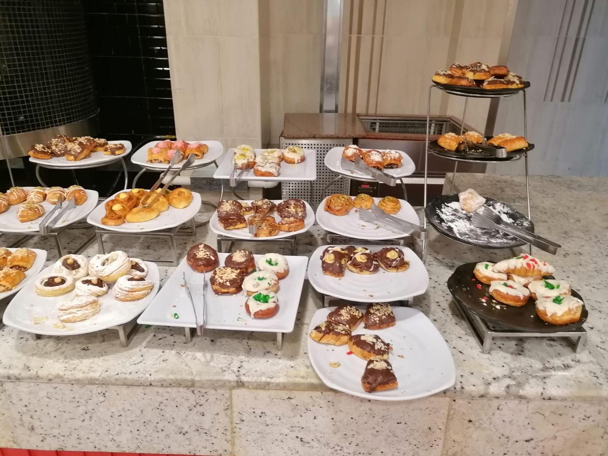 Hotel Apartments Villaggio Dei Fiori 4 Stars Luxury - Great Family Resort - Pet Friendly - With Hypermarket - Delivery Restaurant-Pizzeria - Room Breakfast With Supplement - Ultra Fast Wi-Fi - Play Area For Children - Olympic Swimming Pool - Parking Каорле Екстериор снимка