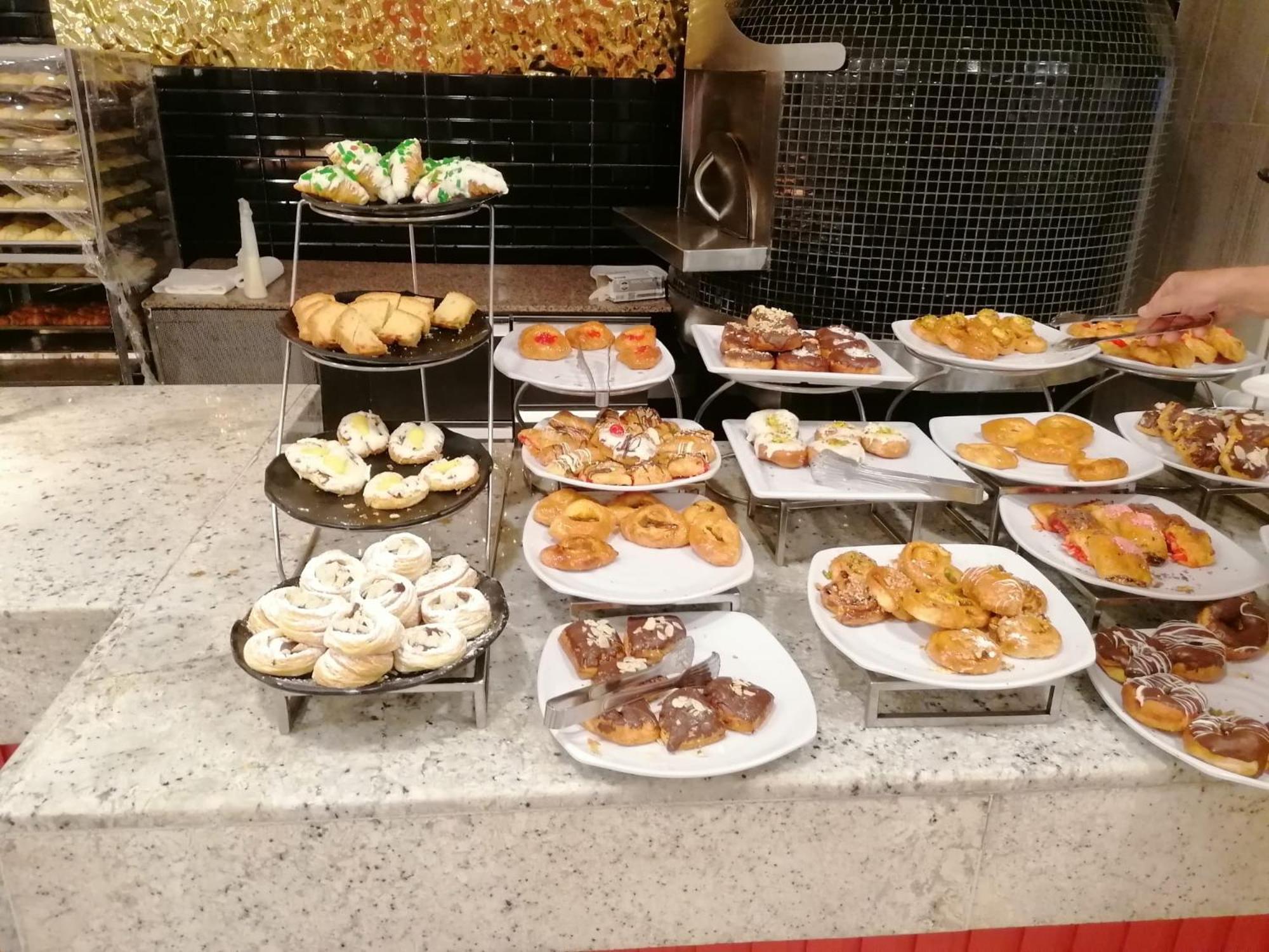 Hotel Apartments Villaggio Dei Fiori 4 Stars Luxury - Great Family Resort - Pet Friendly - With Hypermarket - Delivery Restaurant-Pizzeria - Room Breakfast With Supplement - Ultra Fast Wi-Fi - Play Area For Children - Olympic Swimming Pool - Parking Каорле Екстериор снимка